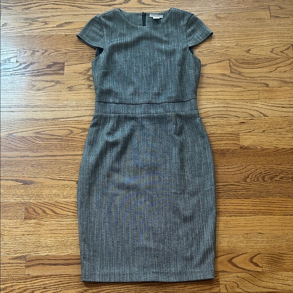 H&M Dresses & Skirts - H&M Gray Stylish Dress Size 4
